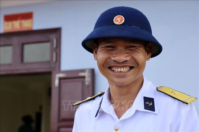 Trong ảnh: Nụ cười chiến sỹ Trường Sa trong ngày đón Đoàn công tác đến thăm và làm việc tại Trường Sa và Nhà giàn DK1. Ảnh: Diệp Trương - TTXVN