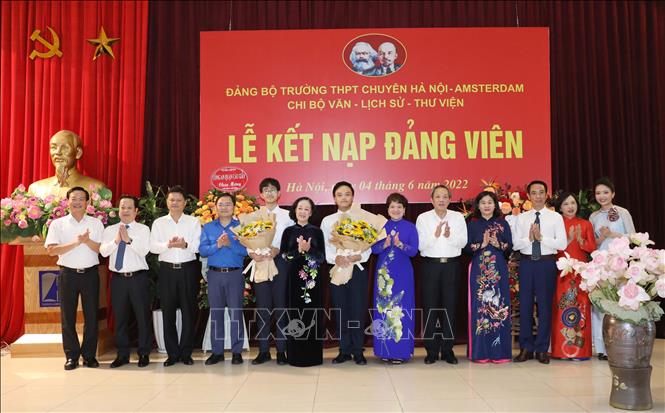 Trưởng Ban Tổ chức Trung ương Trương Thị Mai và các đại biểu dự buổi lễ. Ảnh: Phương Hoa - TTXVN