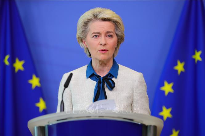 Trong ảnh: Chủ tịch Ủy ban châu Âu (EC) Ursula von der Leyen phát biểu trong cuộc họp báo ở Brussels, Bỉ ngày 18/5/2022. Ảnh: THX/TTXVN 