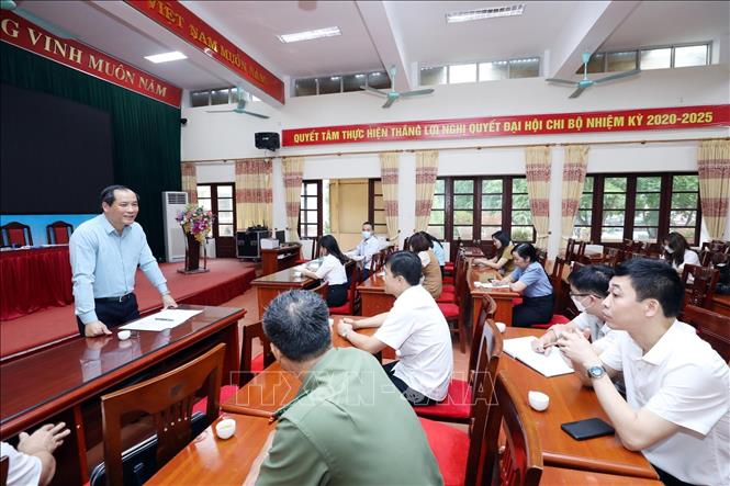 Trong ảnh: Phó Chủ tịch Thường trực UBND tỉnh Lạng Sơn Dương Xuân Huyên phát biểu trong buổi kiểm tra tại Hội đồng thi Trường THPT Việt Bắc, Thành phố Lạng Sơn. Ảnh: Anh Tuấn – TTXVN