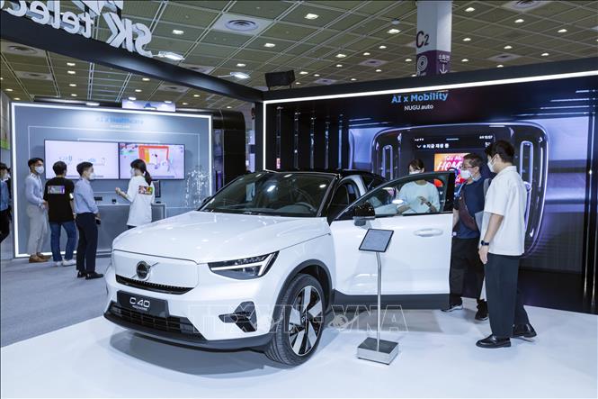 Trong ảnh: Gian giới thiệu công nghệ xe tự hành sử dụng công nghệ AI của tập đoàn SK Hàn Quốc. Ảnh: Anh Nguyên - PV TTXVN tại Hàn Quốc