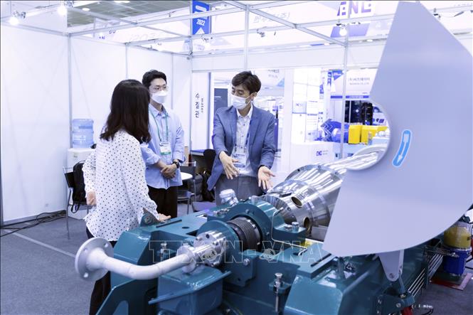 Trong ảnh: Máy li tâm sử dụng để lọc nước của một doanh nghiệp Hàn Quốc tại Envex 2022. Ảnh: Anh Nguyên - PV TTXVN tại Hàn Quốc