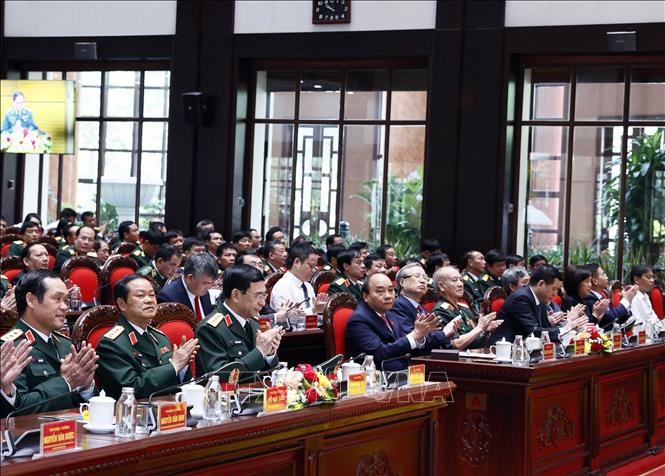 Chủ tịch nước Nguyễn Xuân Phúc cùng các đại biểu tham dự buổi lễ. Ảnh: Thống Nhất – TTXVN