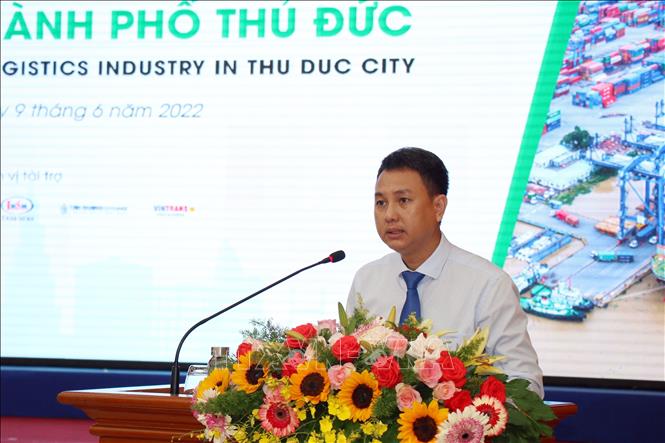 Trong ảnh: Phó Chủ tịch UBND thành phố Thủ Đức Nguyễn Bạch Hoàng Phụng phát biểu tại Tọa đàm. Ảnh: Tiến Lực – TTXVN