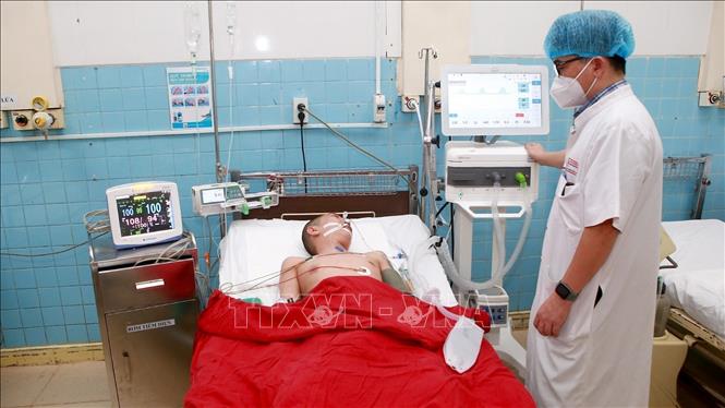 A patient is under care after kidney transplant at the Hue Central Hospital in the central province of Thua Thien-Hue./.