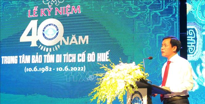 Chairman of the People's Committee of Thua Thien - Hue province Nguyen Van Phuong speaks at the ceremony. VNA Photo: Tường Vi 