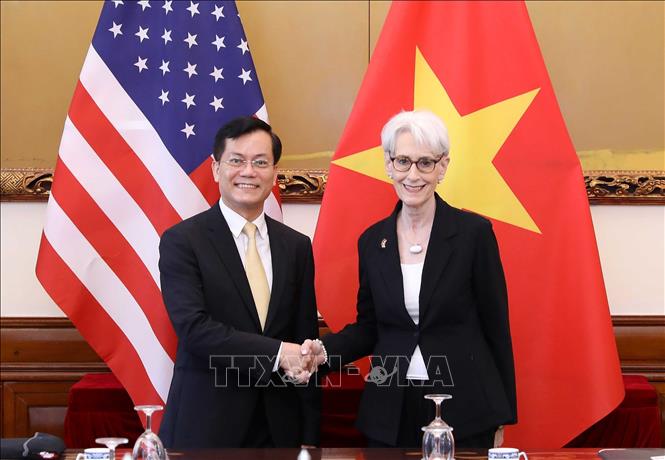 Trong ảnh: Thứ trưởng Bộ Ngoại giao Hà Kim Ngọc tiếp Thứ trưởng Thường trực Bộ Ngoại giao Hoa Kỳ Wendy Sherman. Ảnh: An Đăng - TTXVN