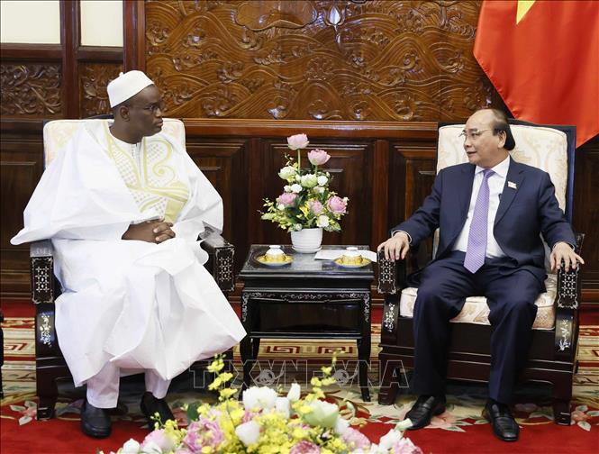 Chủ tịch nước Nguyễn Xuân Phúc tiếp Đại sứ Cộng hoà Sénégal Abdoulaye Barro đến trình Quốc thư. Ảnh: Thống Nhất – TTXVN