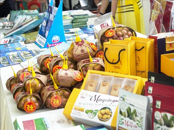 Trong ảnh: Các sản phẩm OCOP của tỉnh Sóc Trăng. Ảnh: Hồng Đạt - TTXVN
