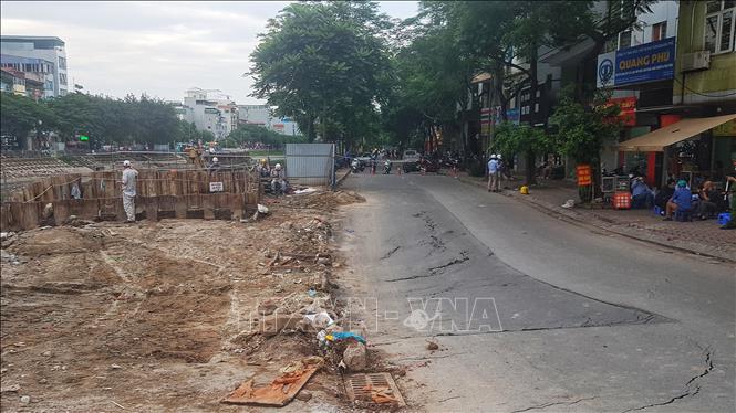 Độ dài đoạn lún sụt khoảng 20m. Ảnh: Tuấn Anh - TTXVN