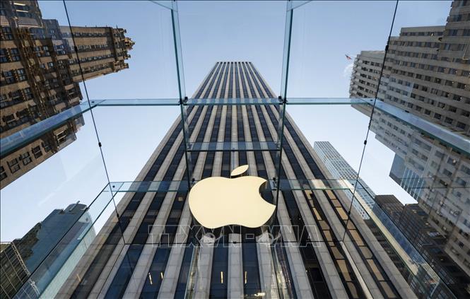Trong ảnh: Cửa hàng của hãng Apple ở New York, Mỹ. Ảnh: AFP/TTXVN