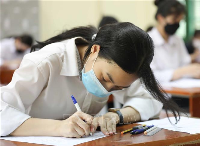 A student in the literature exam at Chu Van An high school. VNA Photo: Thanh Tùng