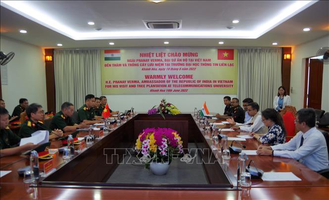 Trong ảnh: Quang cảnh buổi làm việc. Ảnh: TTXVN phát