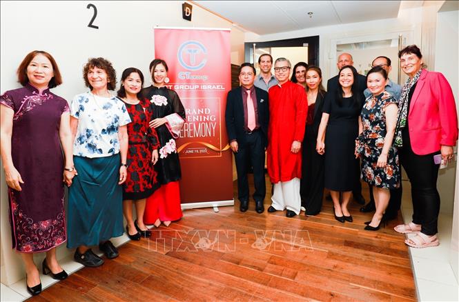 Các đại biểu tham dự lễ Khai trương Văn phòng đại diện của Tập đoàn CT Group. Ảnh Vũ Hội (P/v TTXVN tại Israel)