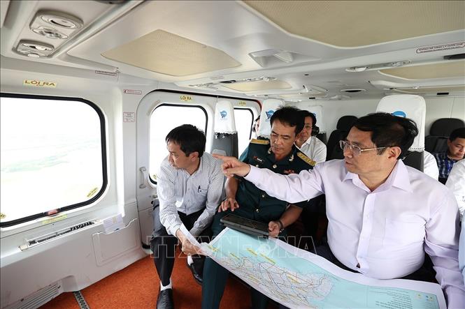 Prime Minister Pham Minh Chinh inspects Mekong delta region. VNA Photo: Dương Giang