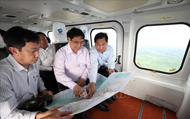 Prime Minister Pham Minh Chinh inspects Mekong delta region. VNA Photo: Dương Giang
