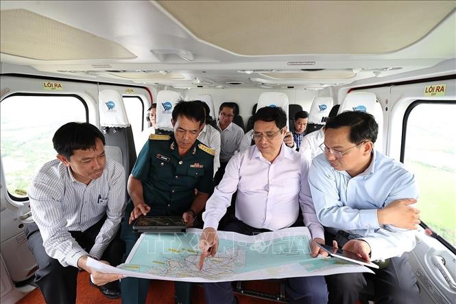 Prime Minister Pham Minh Chinh inspects Mekong delta region. VNA Photo: Dương Giang