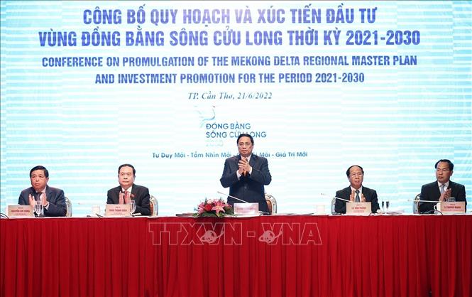 Prime Minister Pham Minh Chinh chairs the conference to announce the Master Plan and investment promotion programme for the Mekong Delta in the 2021-2030 period. VNA Photo: Dương Giang