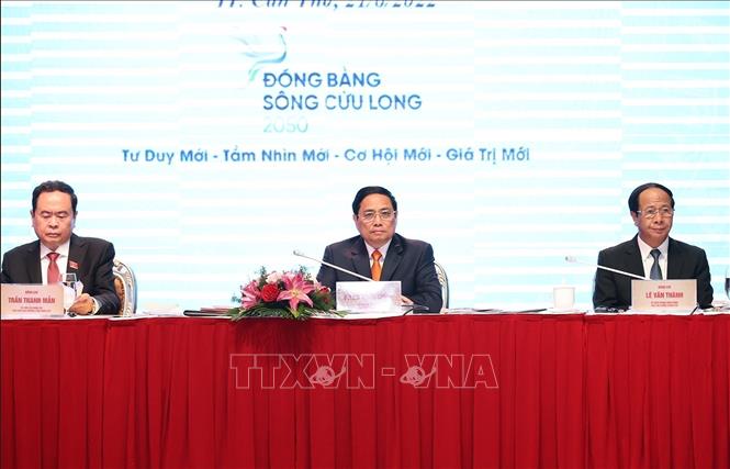 Prime Minister Pham Minh Chinh chairs the conference to announce the Master Plan and investment promotion programme for the Mekong Delta in the 2021-2030 period. VNA Photo: Dương Giang