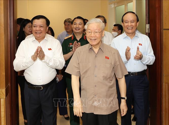 Tổng Bí thư Nguyễn Phú Trọng tiếp xúc cử tri tại quận Ba Đình. Ảnh: Trí Dũng- TTXVN