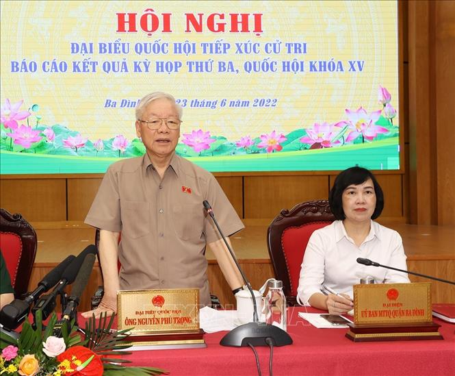 Tổng Bí thư Nguyễn Phú Trọng phát biểu tại buổi tiếp xúc cử tri ở quận Ba Đình. Ảnh: Trí Dũng- TTXVN