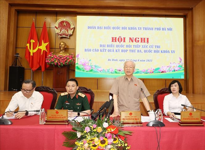 Tổng Bí thư Nguyễn Phú Trọng phát biểu tại buổi tiếp xúc cử tri ở quận Ba Đình. Ảnh: Trí Dũng- TTXVN