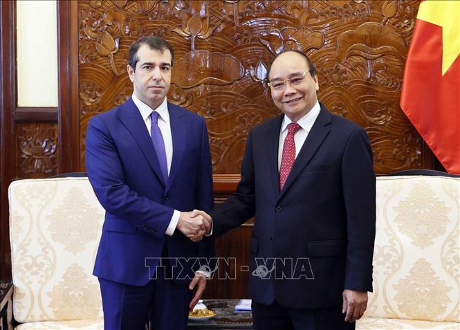 Chủ tịch nước Nguyễn Xuân Phúc tiếp Đại sứ Azerbaijan Anar Lachin oglu Imanov đến chào từ biệt. Ảnh: Thống Nhất – TTXVN