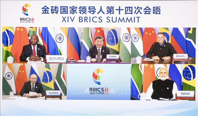 Trong ảnh: Các nhà lãnh đạo BRICS tham dự hội nghị theo hình thức trực tuyến, ngày 23/6/2022. Ảnh: THX/TTXVN