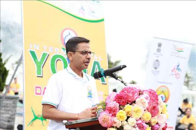 Trong ảnh: Đại sứ đặc mệnh toàn quyền Ấn Độ tại Việt Nam Pranay Verma phát biểu tại buổi lễ. Ảnh: Hương Thu-TTXVN