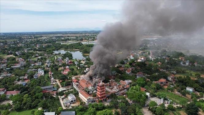 Hiện trường vụ cháy chùa Hòa Phúc, xã Hòa Thạch, huyện Quốc Oai, Hà Nội. Ảnh: TTXVN phát