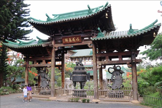 The pagoda was built in 1964 by Most Venerable Thich Giac Dao and has since been restored and become more beautiful and splendid. VNA Photo: Hồng Điệp