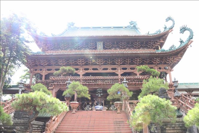 The main hall of Minh Thanh Pagoda. VNA Photo: Hồng Điệp