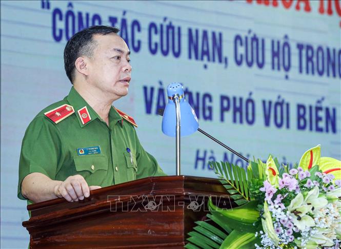 Thiếu tướng, PGS.TS Lê Quang Bốn, Hiệu trưởng Trường Đại học Phòng cháy Chữa cháy phát biểu. Ảnh: Phạm Kiên - TTXVN