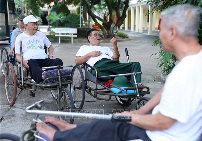 Các thương bệnh binh luôn được trung tâm quan tâm để sức khỏe ổn định, tin yêu vào cuộc sống. Ảnh: Hoàng Hiếu - TTXVN