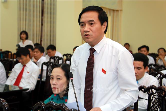 Trong ảnh: Đại biểu HĐND tỉnh Nam Định chất vấn lãnh đạo các sở, ngành của tỉnh tại kỳ họp. Ảnh: Văn Đạt - TTXVN