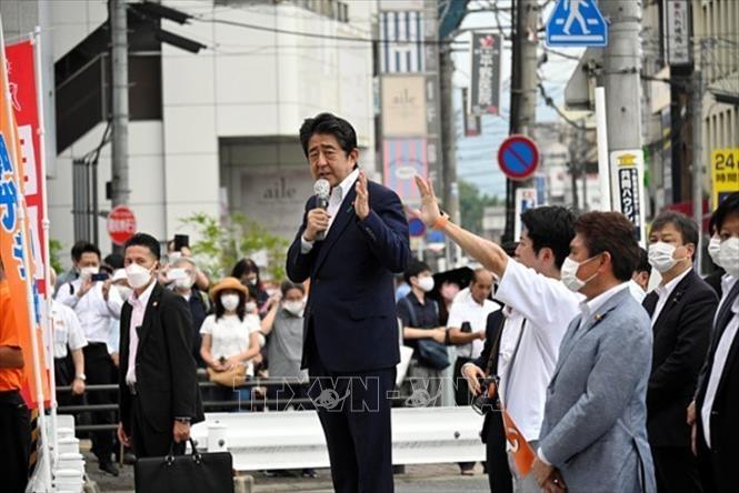 Trong ảnh: Cựu Thủ tướng Nhật Bản Abe Shinzo phát biểu tại thành phố Nara, ngày 8/7/2022. Ảnh: asahi.com/TTXVN