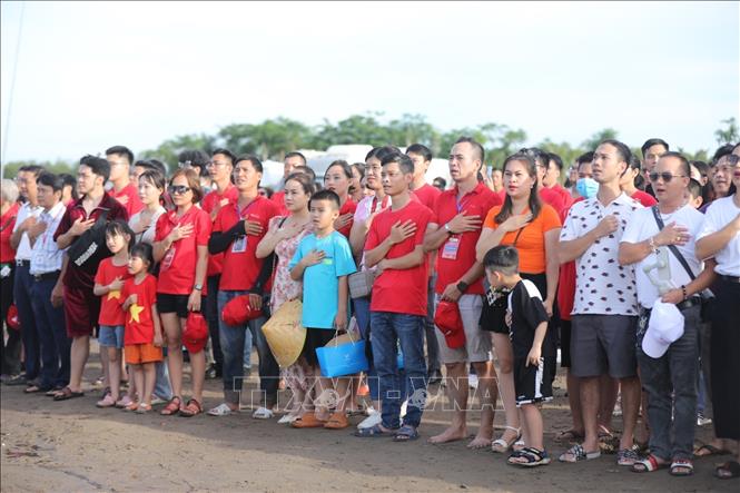 Người dân tham dự Chương trình. Ảnh: Minh Quyết - TTXVN