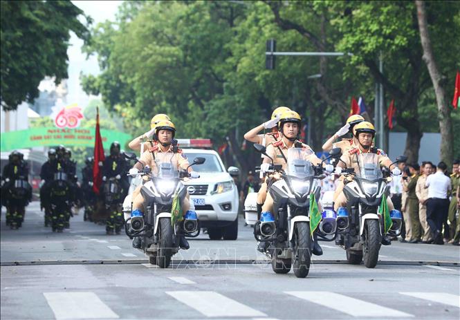Vietnamese police force parades before the gala opening ceremony. VNA Photo: Phạm Kiên 