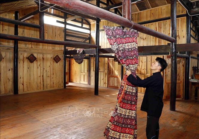 Trong ảnh: Có thêm nguồn vốn vay ưu đãi, gia đình anh Lục Quốc Trường ở thị trấn Trùng Khánh, Cao Bằng có điều kiện mở rộng diện tích nhà ở kinh doanh homestay, thu hút hàng chục lao động. Ảnh: Trần Việt - TTXVN
