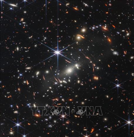 Siêu kính viễn vọng James Webb sẽ mang lại những hình ảnh đẹp nhất về vũ trụ. Hãy cùng tận hưởng khoảnh khắc thần tiên khi xem các hình ảnh này, với độ phân giải cao cùng các công nghệ mới nhất.