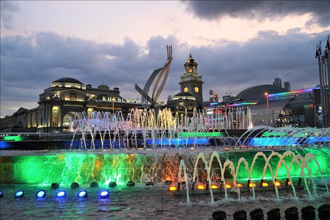  Đài phun nước phức tạp và bí ẩn trên Quảng trường Châu Âu, trước Nhà ga đường sắt Kiev. Ảnh: Duy Trinh-TTXVN