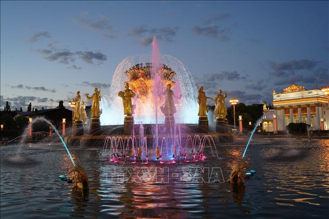 Đài phun nước “Hữu nghị giữa các dân tộc” ra đời năm 1954. Ảnh: Duy Trinh-TTXVN