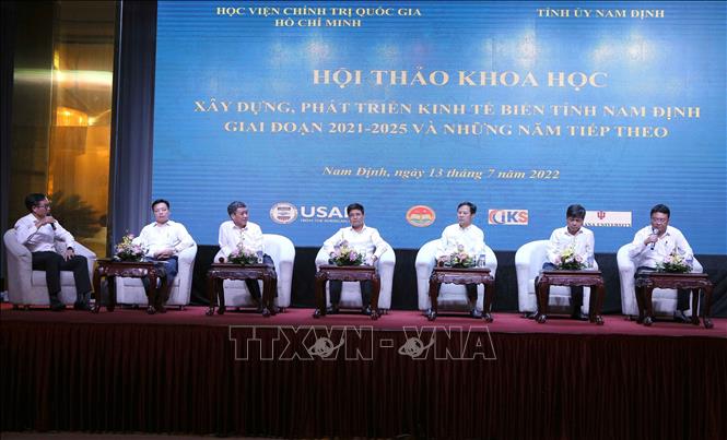 Trong ảnh: Các đại biểu tham dự tọa đàm tại Hội thảo. Ảnh: Công Luật - TTXVN
