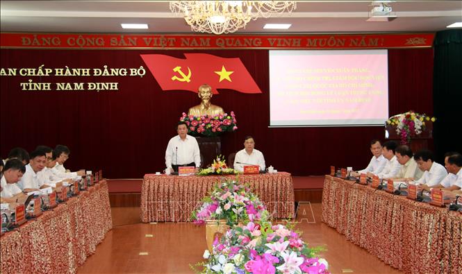 Trong ảnh: Ủy viên Bộ Chính trị, Giám đốc Học viện Chính trị quốc gia Hồ Chí Minh, Chủ tịch Hội đồng Lý luận Trung ương Nguyễn Xuân Thắng phát biểu tại buổi làm việc với lãnh đạo tỉnh Nam Định. Ảnh: Văn Đạt - TTXVN