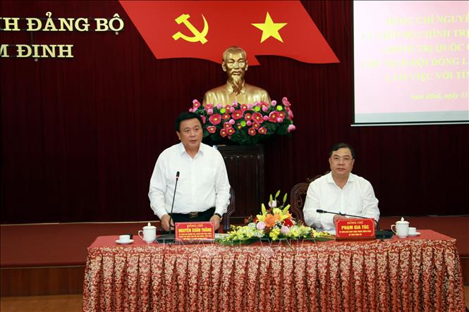 Trong ảnh: Ủy viên Bộ Chính trị, Giám đốc Học viện Chính trị quốc gia Hồ Chí Minh, Chủ tịch Hội đồng Lý luận Trung ương Nguyễn Xuân Thắng phát biểu tại buổi làm việc với lãnh đạo tỉnh Nam Định. Ảnh: Văn Đạt - TTXVN