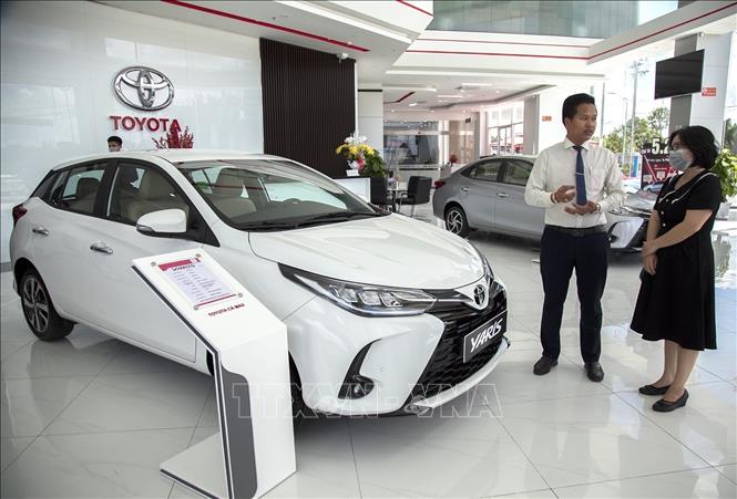 The showroom of Toyota Ca Mau in the southernmost province of Ca Mau. VNA Photo: Hồng Đạt