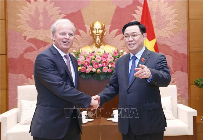 Chủ tịch Quốc hội Vương Đình Huệ tiếp Tổng Giám đốc Điều hành Ngân hàng Thế giới Axel van Trotsenburg. Ảnh: Doãn Tấn – TTXVN