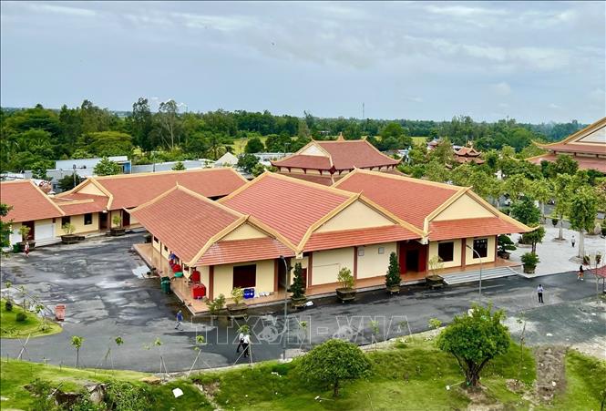 Trong ảnh: Khu chay đường bên trong Thiền viện Trúc lâm An Giang. Ảnh: Thanh Sang- TTXVN
