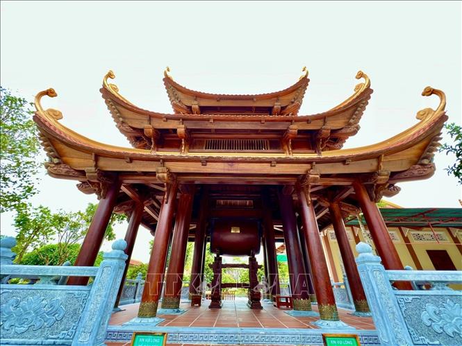 Trong ảnh: Lầu trống trong khuôn viên Thiền viện Trúc Lâm An Giang. Ảnh: Thanh Sang- TTXVN