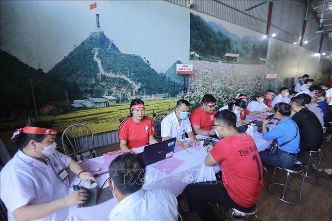 Khu vực khám sàng lọc và xét nghiệm tại chương trình hiến máu “Giọt hồng biên cương”. Ảnh: Minh Quyết - TTXVN